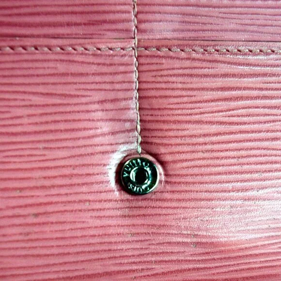 Louis Vuitton Epi Sarah Long Wallet – Corail (2014) Made in Spain w/ Dust Bag - Picture 7 of 14